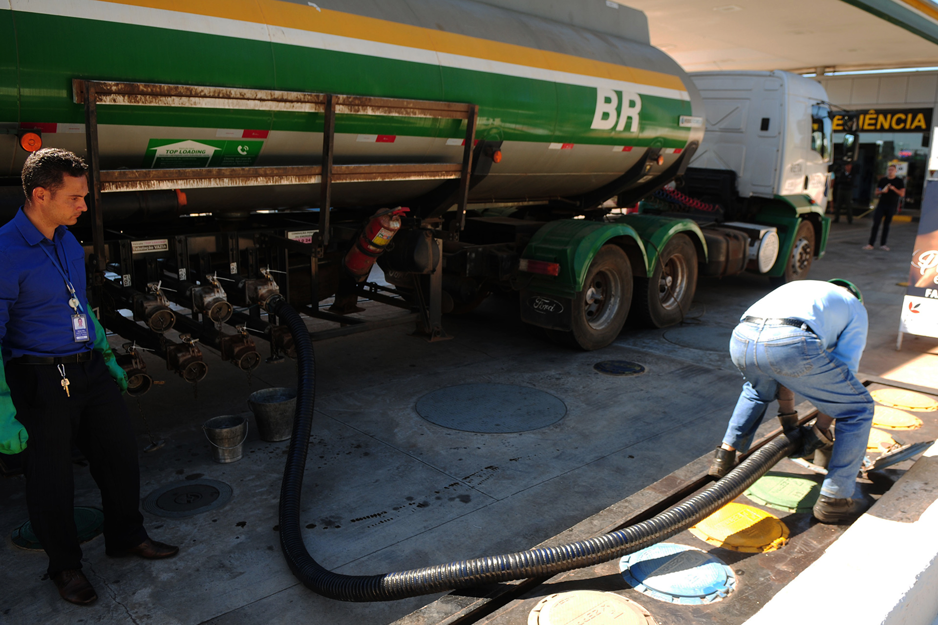 FECHADOS AO FIM DE SEMANA | Postos de combustível do DF vão funcionar de segunda a sexta, das 7h às 19h