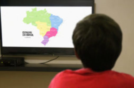 DE SEGUNDA A SEXTA | Secretaria de Educação transmite aulas pela TV União