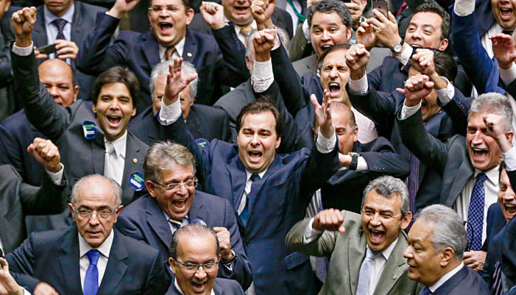 SEDE DE PODER | Líderes do Centrão querem postos estratégicos no governo para ajudar Bolsonaro no Congresso