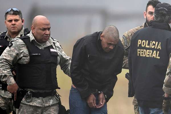 QUEM ACREDITA? | Relatório da PF aponta que Adélio agiu sozinho e sem mandantes ao tentar matar Bolsonaro