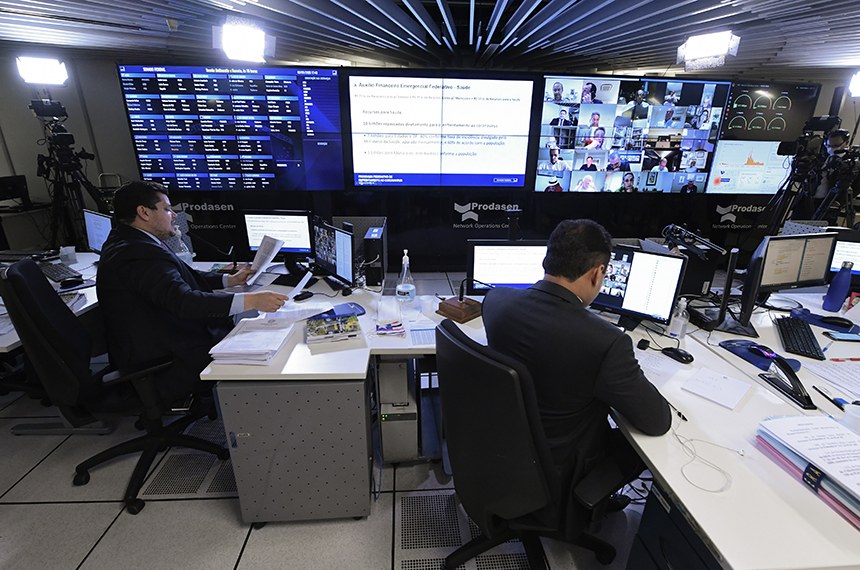 REFORÇO NO ORÇAMENTO | Senadores aprovam auxílio de R$ 125 bilhões para estados e municípios