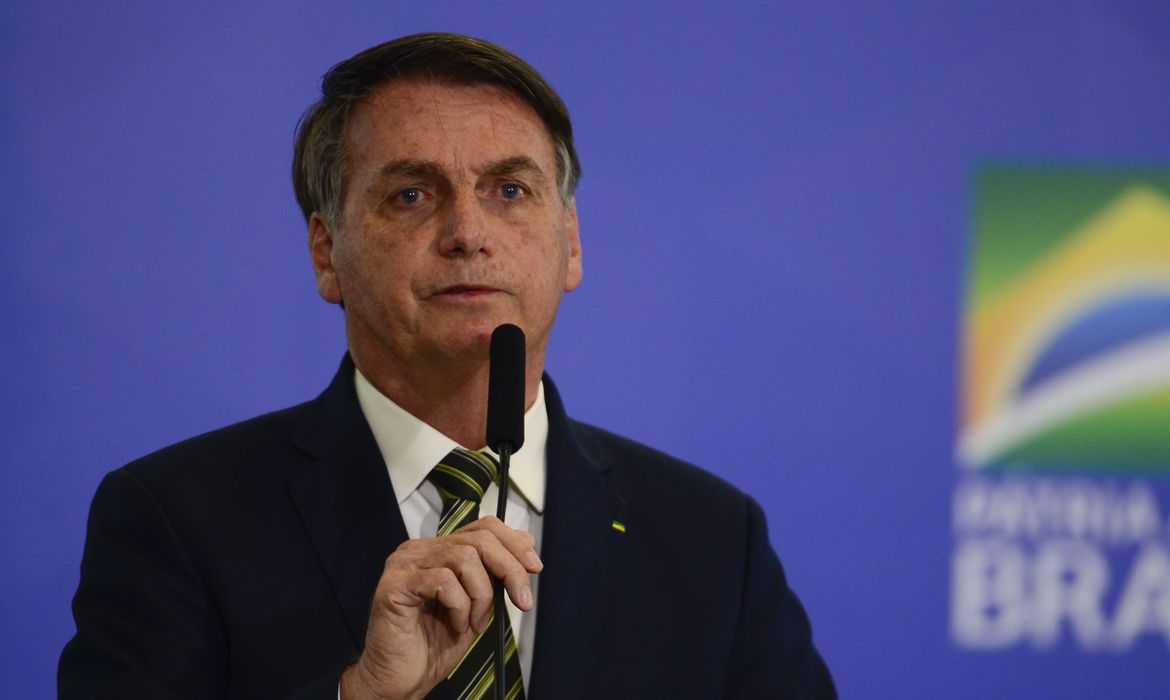 EM EDIÇÃO EXTRA DO DIÁRIO OFICIAL | Bolsonaro inclui academias, salões de beleza e barbearias no rol de serviços essenciais