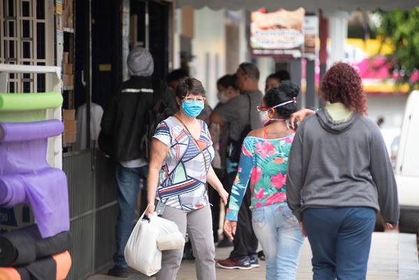 DE VOLTA AO BATENTE | Shoppings e comércio começam a reabrir as portas nesta quarta (27)