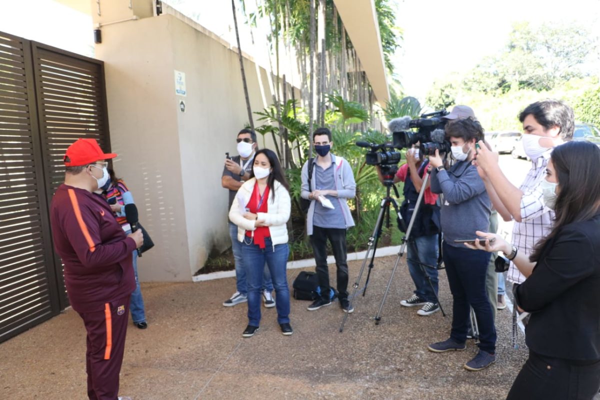 DEPOIS DO SUSTO | Ibaneis recebe alta e se diz otimista sobre a pandemia