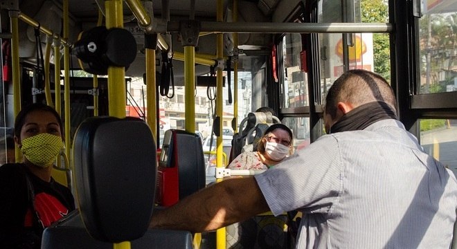 SE INSISTIR, VAI PRESO | Passageiro sem máscara será proibido de usar transporte coletivo a partir de segunda (11)