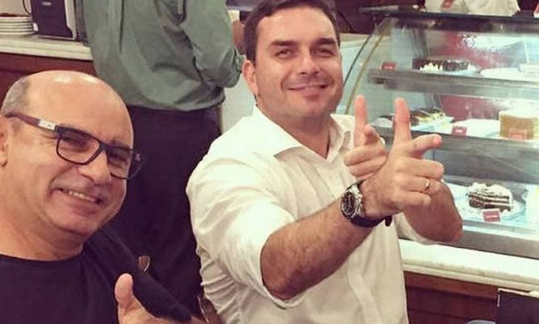 ACHARAM O QUEIROZ | Ex-assessor de Flávio Bolsonaro é preso no interior de SP