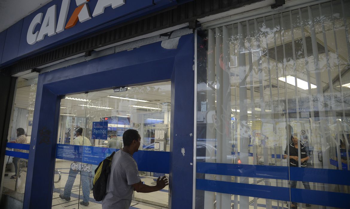 SAQUE DO FGTS | Medida Provisória autoriza abertura de contas automáticas para saques