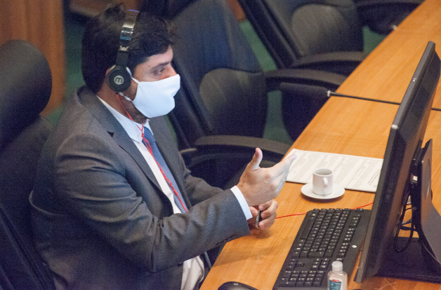 DISTRITAIS APROVARAM | Projeto do deputado Delmasso reconhece as atividades religiosas como serviços essenciais no DF