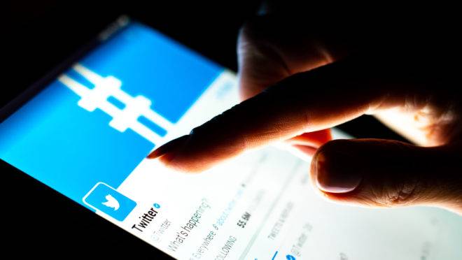 COMBATE ÀS FAKE NEWS | Twitter vai perguntar se usuário leu a matéria antes de compartilhá-la