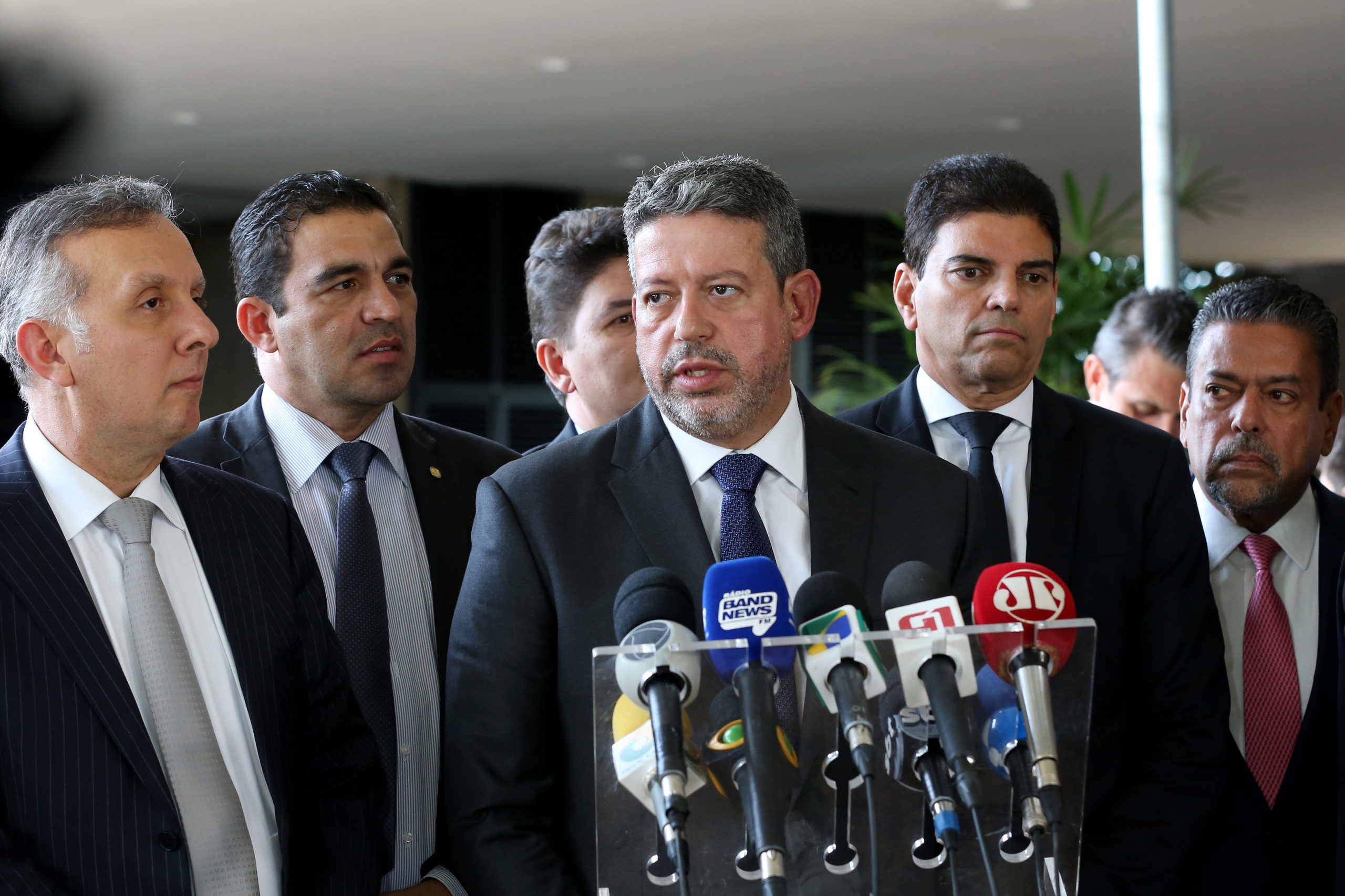 SERÁ SE VAI PRESO? | Líder do Centrão, Arthur Lira (PP-AL) é denunciado por corrupção pela PGR