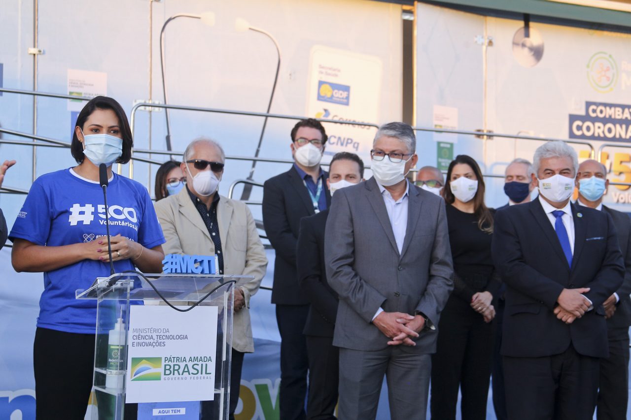COM APOIO DE MICHELLE BOLSONARO | GDF e MCTI iniciam pesquisa de tratamento contra covid em Ceilândia
