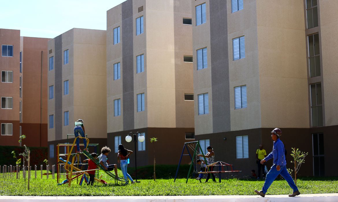 REGULARIZAÇÃO FUNDIÁRIA | Governo federal vai lançar programa para entregar escrituras em áreas urbanas