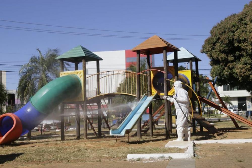 VALPARAÍSO DE GOIÁS | Equipe de Saúde da Prefeitura está nas ruas atuando na sanitização de pontos de grande circulação