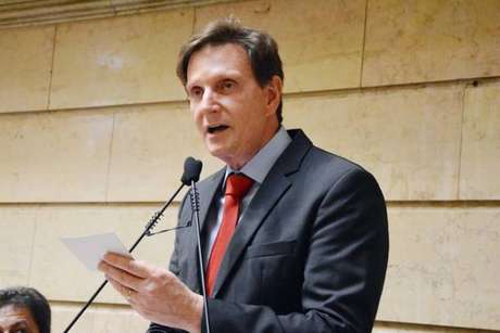RÉVEILLON NA PAUTA | Crivella volta atrás após críticas e vai avaliar propostas de festa virtual