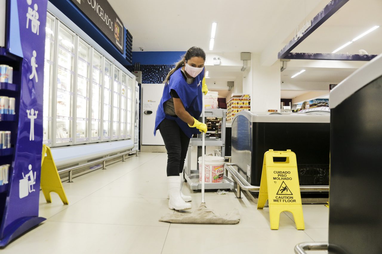 FISCALIZAÇÃO | Vigilância Sanitária autua 65 hipermercados, supermercados e mercados por descumprimento de regras