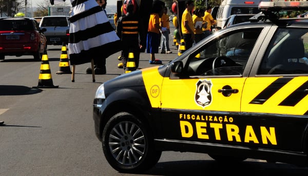 TRÂNSITO SEGURO | Detran-DF faz ações educativas em homenagem ao Dia do Motorista