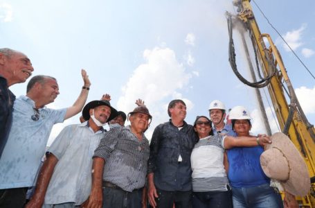 MAIS PRÓXIMO DO NORDESTE | Bolsonaro entrega internet gratuita e água potável no sertão potiguar