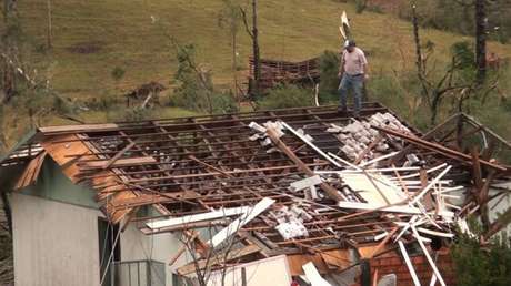 SC EM ALERTA | Tornados e tempestade deixam mais de 800 pessoas desabrigadas no estado