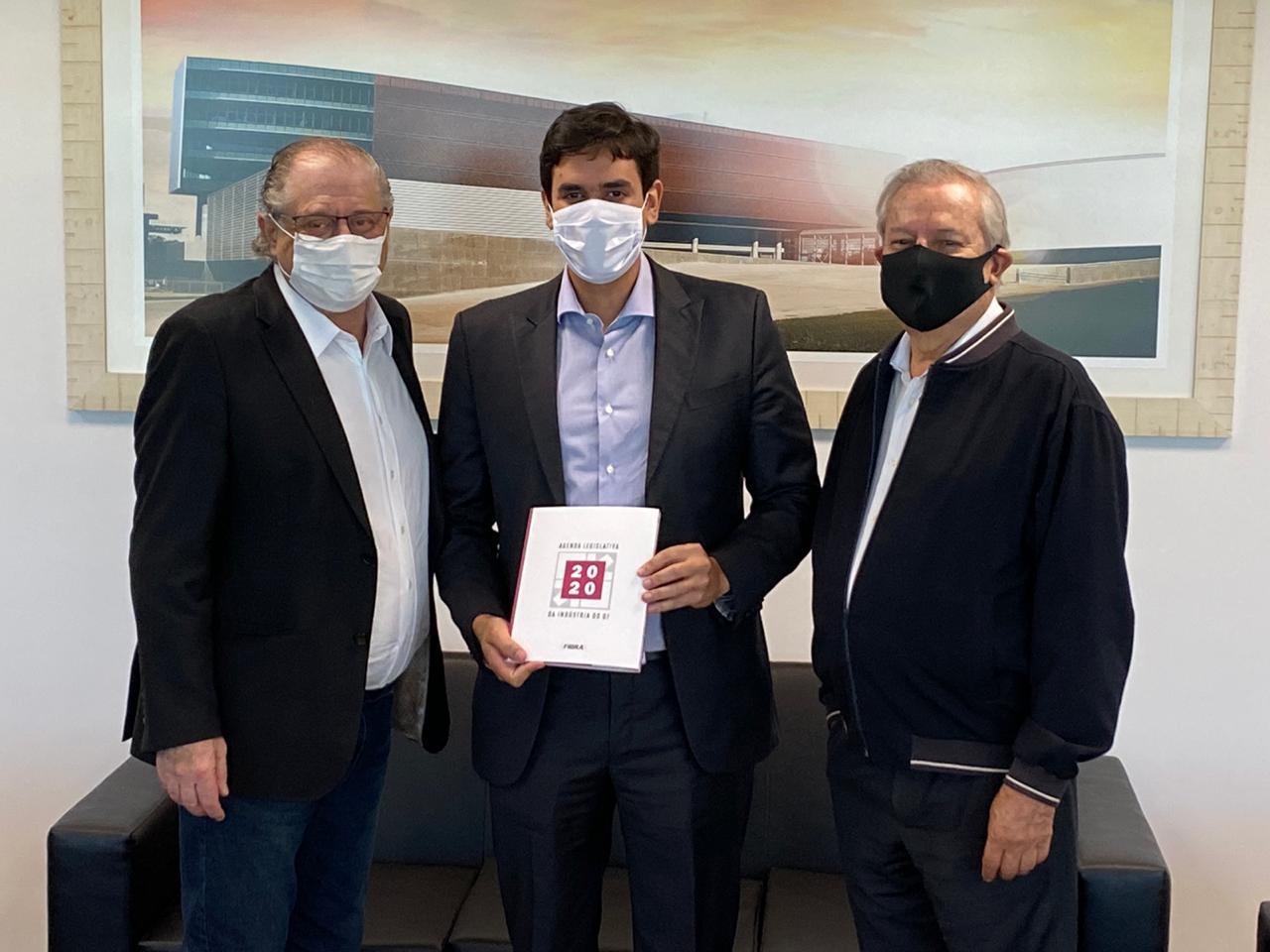 AGENDA LEGISLATIVA DA INDÚSTRIA | Rafael Prudente recebe documento com 27 propostas do setor