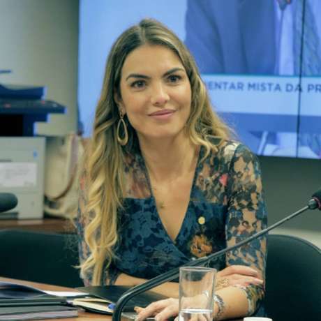 DEFENSORA DA OZONIOTERAPIA | Deputada Paula Belmonte é diagnosticada com coronavírus