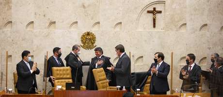 SOB NOVA DIREÇÃO | Fux assume presidência do STF e CNJ com discurso anti-corrupção