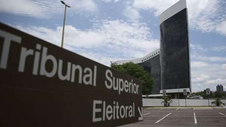 EM CARÁTER EXPERIMENTAL | TSE vai testar sistema de voto pela internet