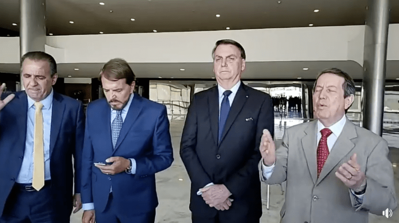 DÍVIDAS MILIONÁRIAS | Bolsonaro veta perdão tributário às igrejas