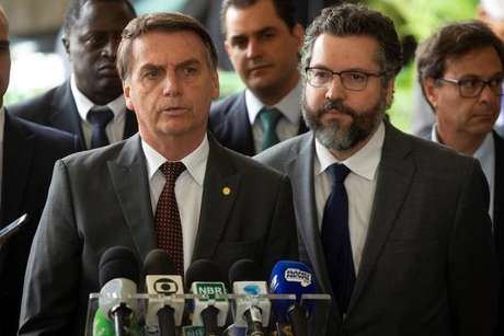 “QUE SE VAYAN” | Bolsonaro declara diplomatas de Maduro “personae non gratae”