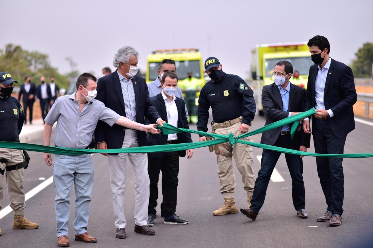 PARCERIA FORTE | “Bolsonaro é o presidente que mais investe em Goiás desde JK”, diz Caiado ao entregar trecho da BR-050 (Catalão)