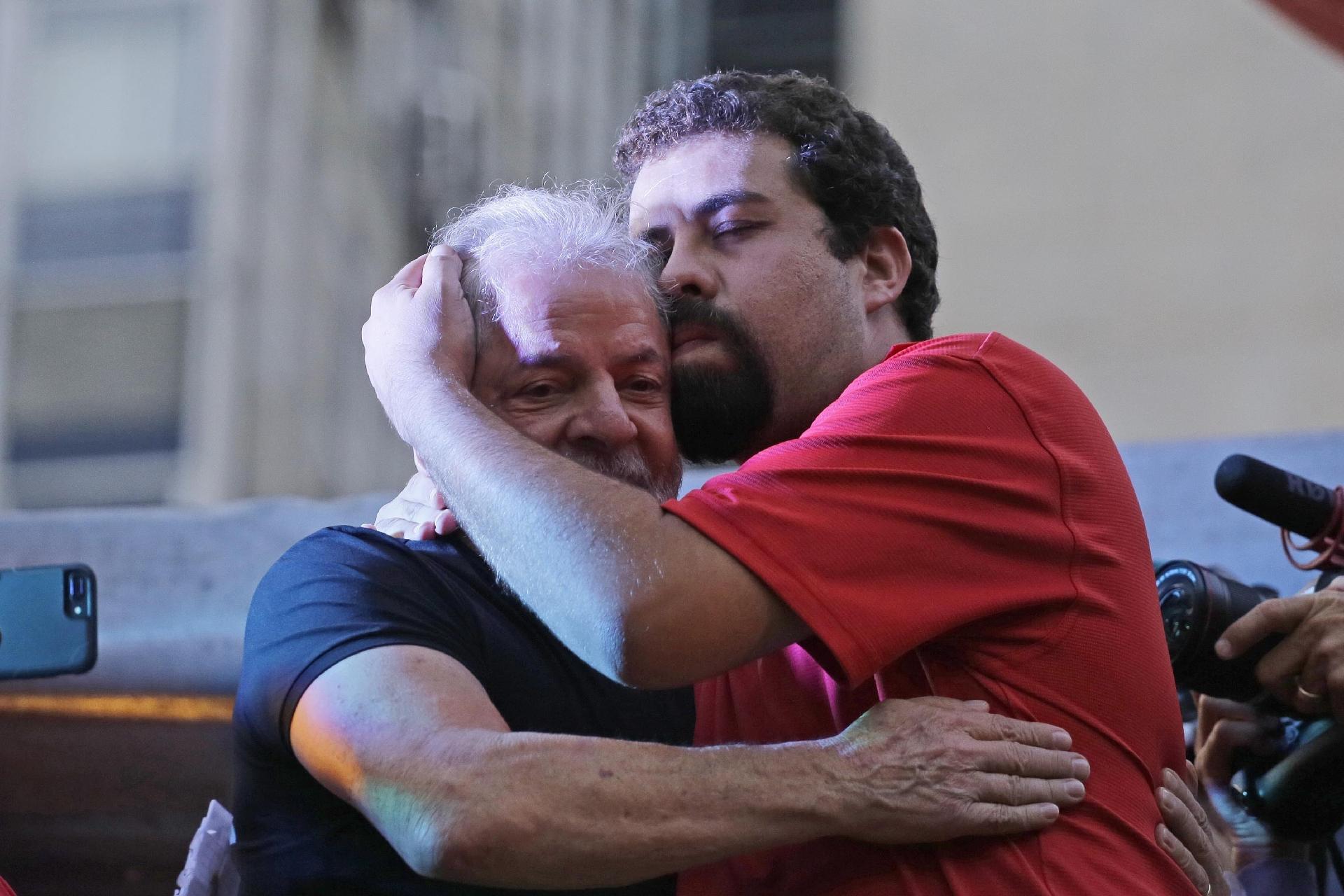 O SUSPIRO DA ESQUERDA | Boulos será oficializado candidato do PSol em SP e quer se tornar o novo líder da corrente política que está em baixa