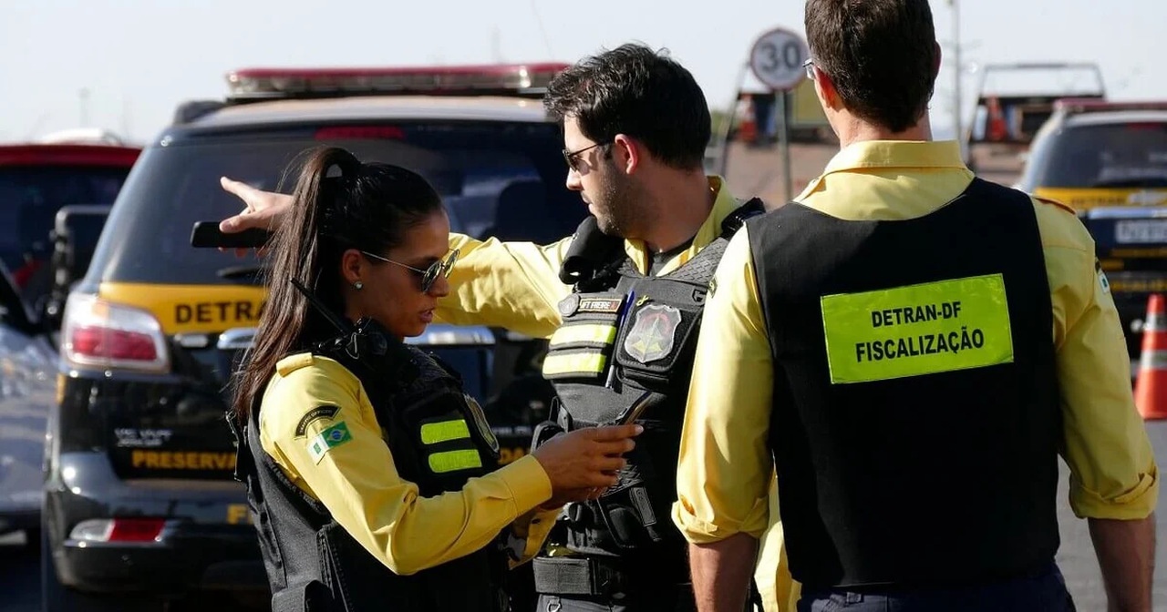 HOMENAGEM | Detran-DF realiza ação educativa para celebrar Dia do Agente de Trânsito