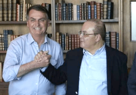 O FINO DA POLÍTICA – De volta ao batente, Ibaneis Rocha retoma os trabalhos emplacando reajuste de policiais e bombeiros do DF