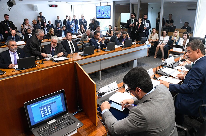 DEPOIS DE 6 MESES | Senadores retomam votação nas comissões de forma semipresenciais