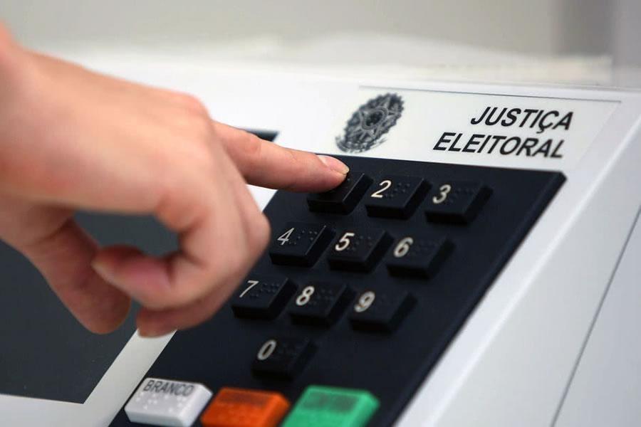 MAIS DE 147 MILHÕES DE ELEITORES | Brasil realiza a maior eleição informatizada do mundo e se torna referência