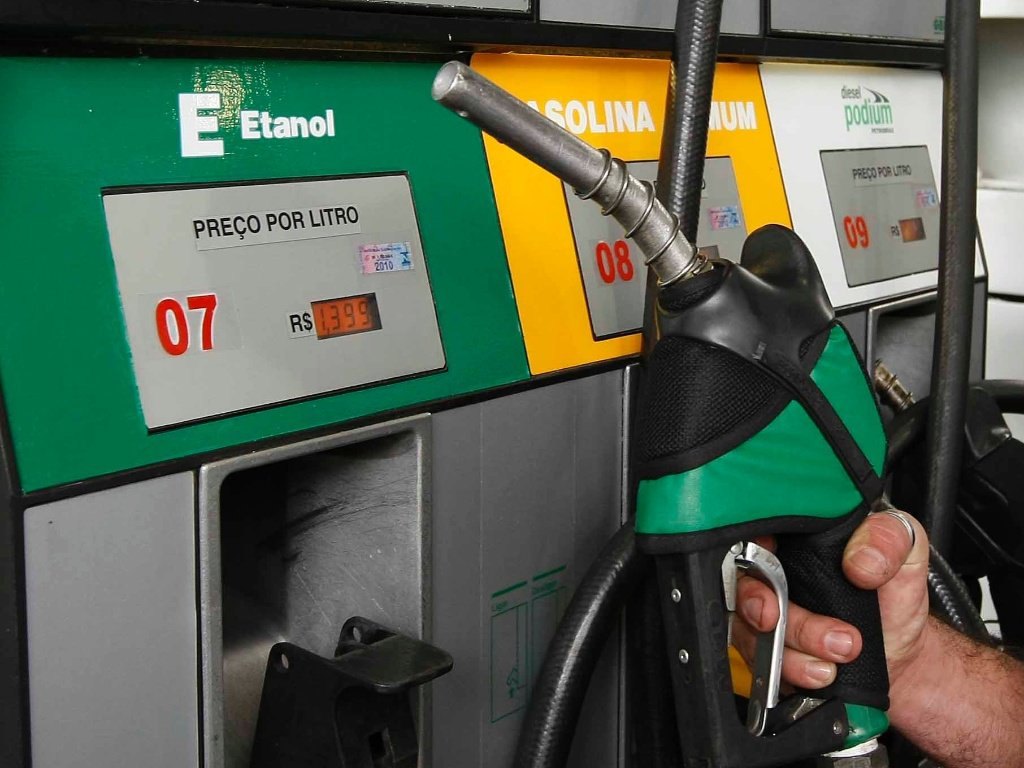 PREPARE O BOLSO | Gasolina sobe 4% nas refinarias anuncia Petrobras