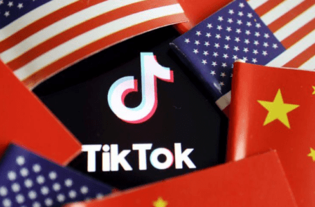 CHINESES NÃO ACEITAM | Trump pressiona TikTok para vender operações nos EUA