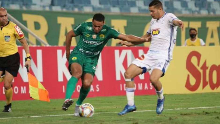 EM QUEDA LIVRE | Cruzeiro perde para o Cuiabá e volta à zona de rebaixamento