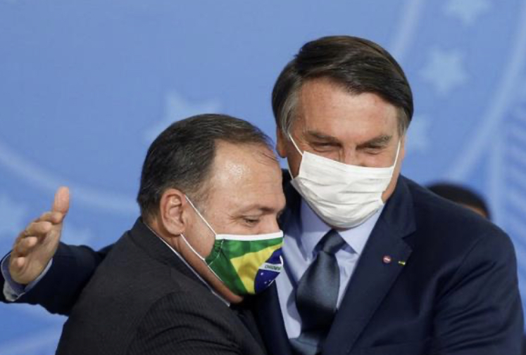 EM LIVE COM BOLSONARO | Ministro da Saúde diz que “um manda, outro obedece” minimizando a crise