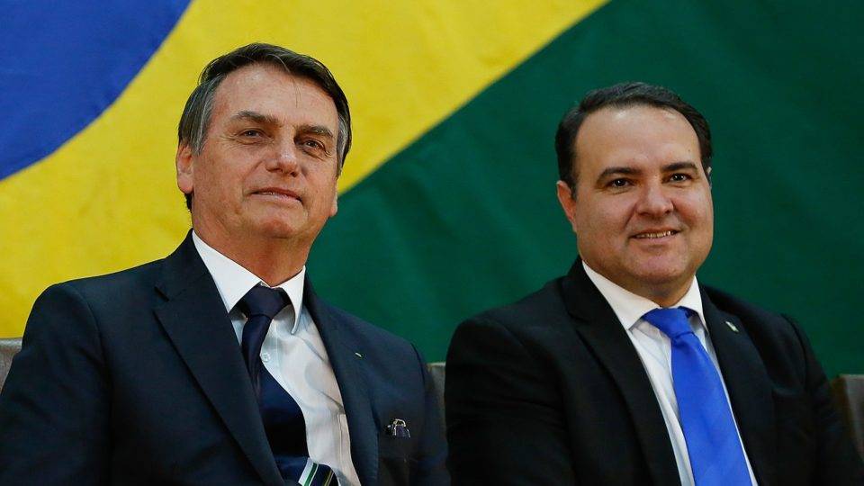 AMIGO DA FAMÍLIA PRESIDENCIAL | Jorge Oliveira tem o nome confirmado por Bolsonaro para o TCU