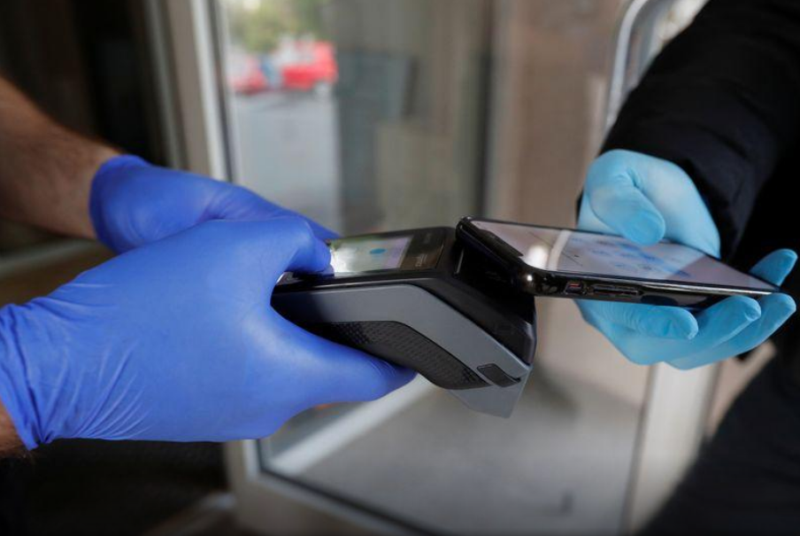 COM A PANDEMIA | Pagamento por aproximação triplica no Brasil