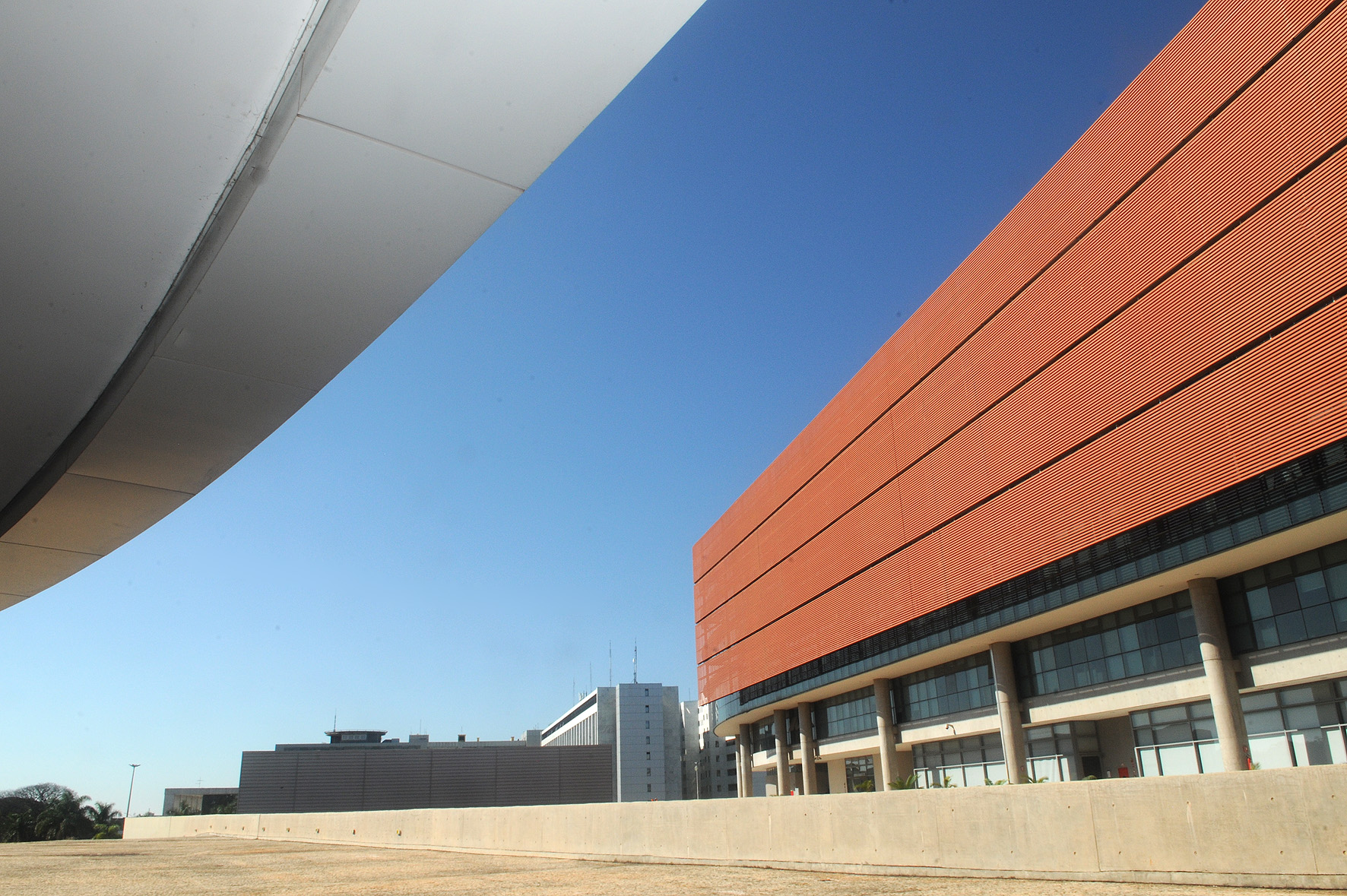 RECORDE DE APROVAÇÃO | 75% dos brasilienses avaliam positivamente a imagem da CLDF