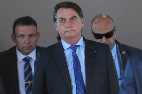 NA MIRA DOS CACIQUES | Bolsonaro recebe convite para se filiar ao PL e vem sendo assediado por partidos do Centrão