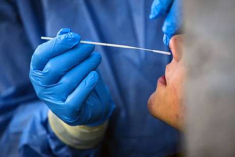 DINHEIRO PÚBLICO PELO RALO | Ministério da Saúde vai descartar 6,8 milhões de testes de covid que perderam a validade