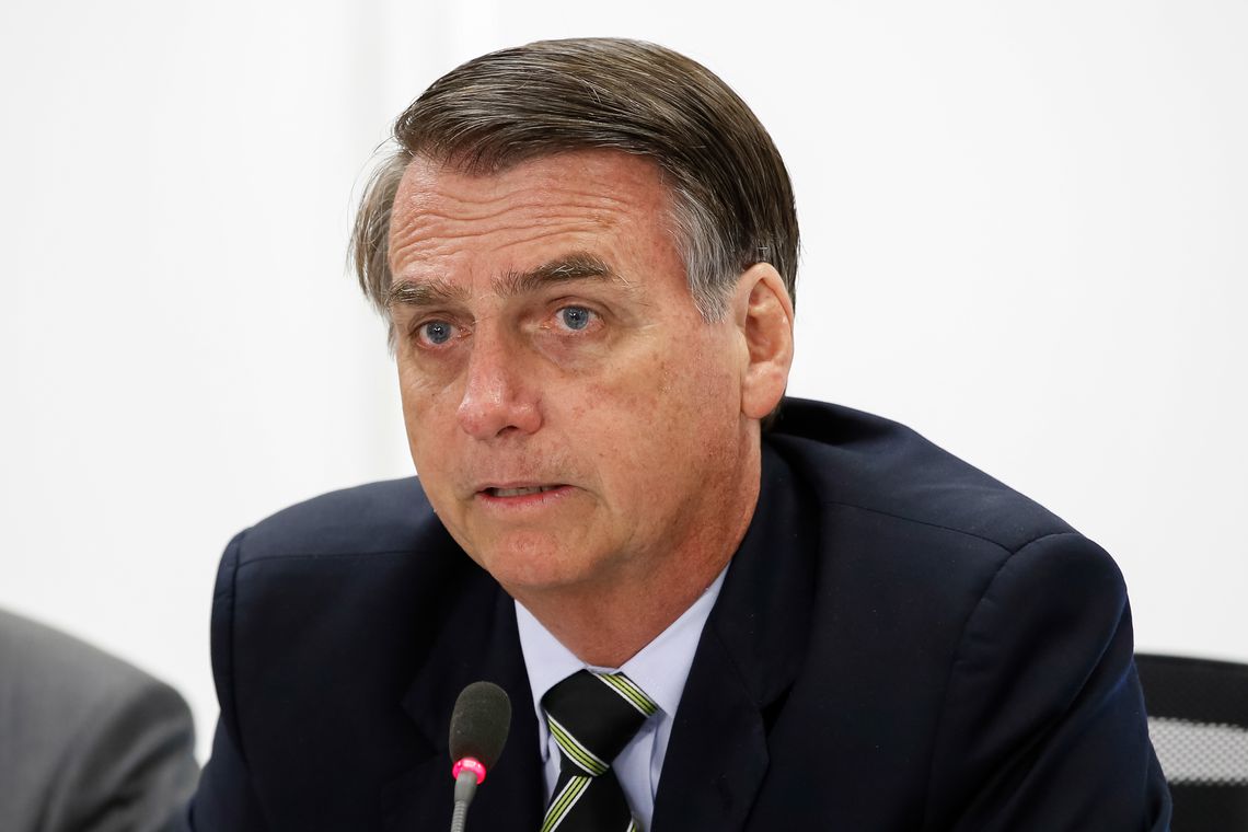 PAÍS DE MARICAS | Bolsonaro reclama da falta de coragem do brasileiro para enfrentar a pandemia