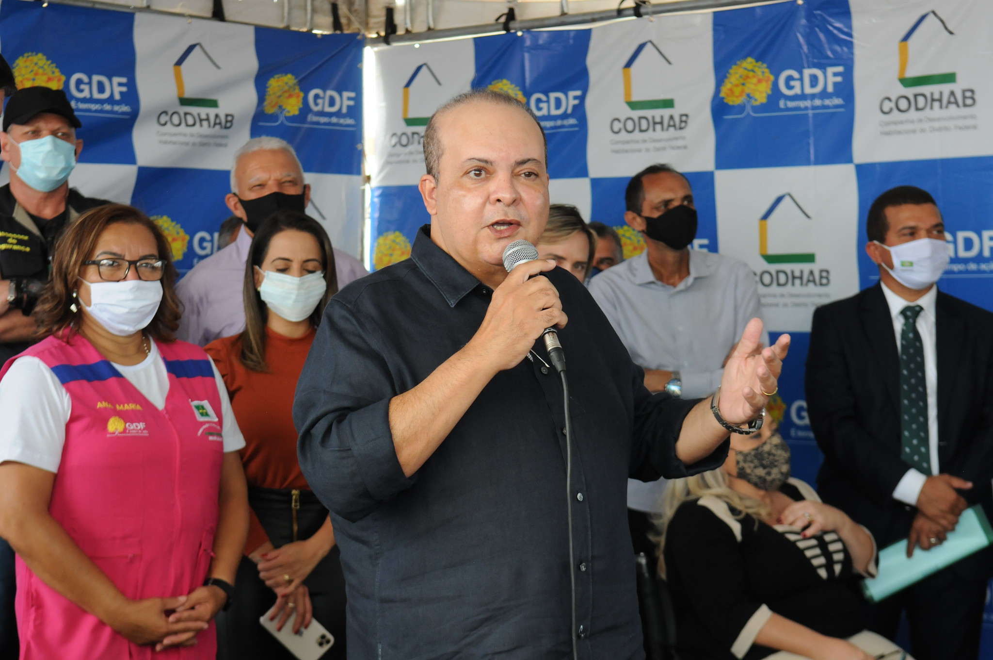 MAIS DE 5 MIL MORADIAS | Ibaneis vai ao Riacho Fundo II anunciar a regularização da QC 01 a 06 e a construção de novas unidades