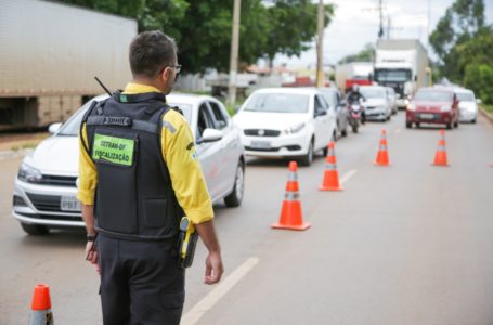 ATENÇÃO, MOTORISTAS | Detran alerta que menos da metade da frota de veículos do DF está licenciada e fiscalização já está nas ruas