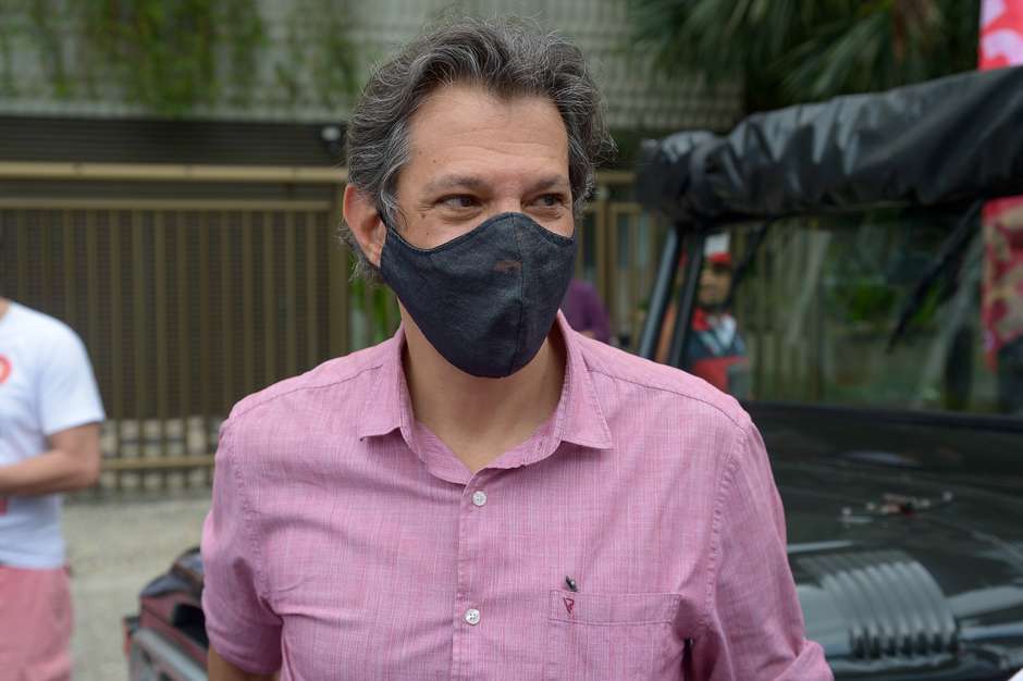 QUERENDO APARECER | Haddad diz que senador Flávio Bolsonaro será preso