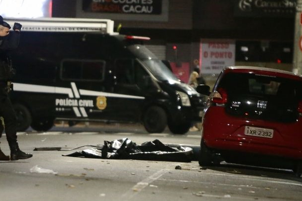 MEGA-ASSALTO EM SC | Quadrilha com 30 criminosos realizam maior roubo a banco no estado em Criciúma