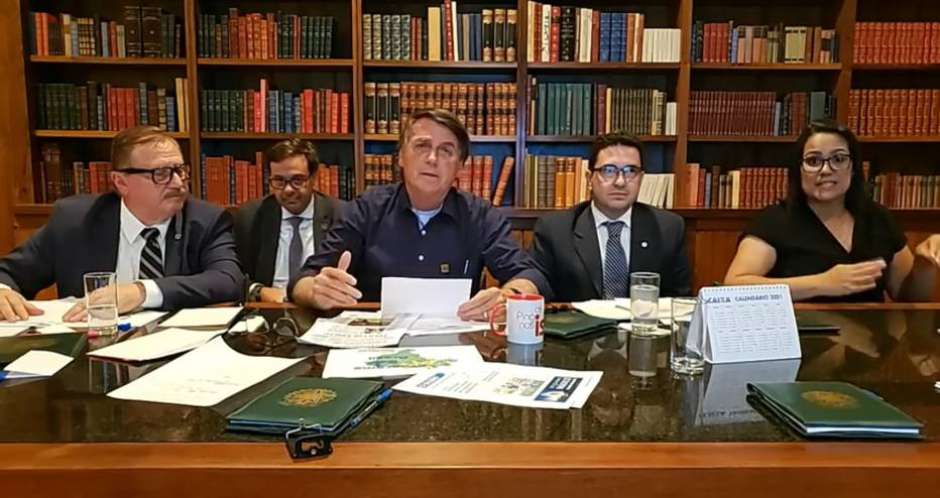 ELEIÇÕES NO CONGRESSO | Bolsonaro diz que não há negociação para a pasta do Turismo