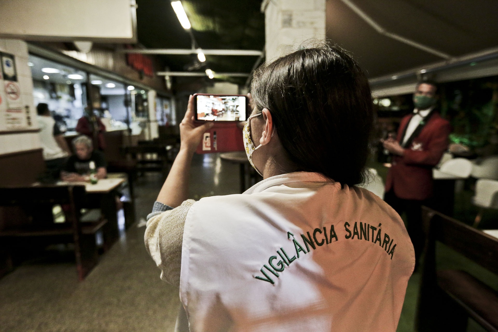 DE OLHO EM BARES E RESTAURANTES | Vigilância Sanitária fiscalizou mais de 4,7 mil estabelecimentos